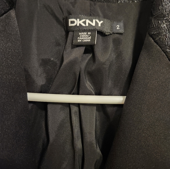 DKNY Contrast Collar Blazer - Picture 4 of 7